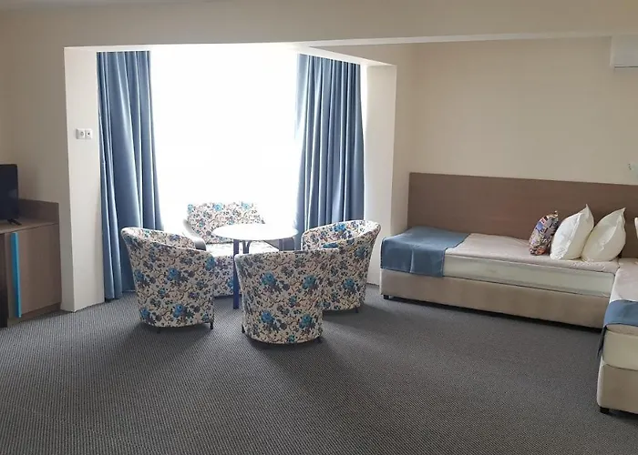 амида 招待所 4*